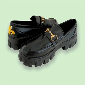 Black faux leather chunky platform loafers with gold bee detail embroidered NWOT